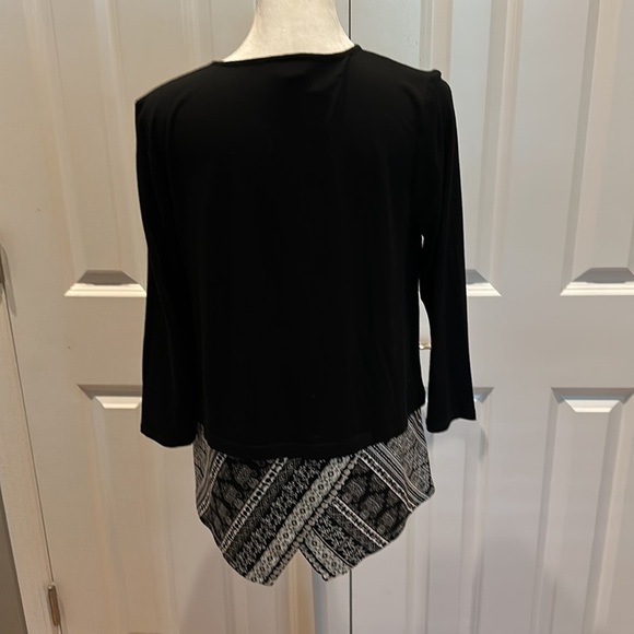 J Jill lightweight top black and printed design size x-small New - Picture 4 of 11